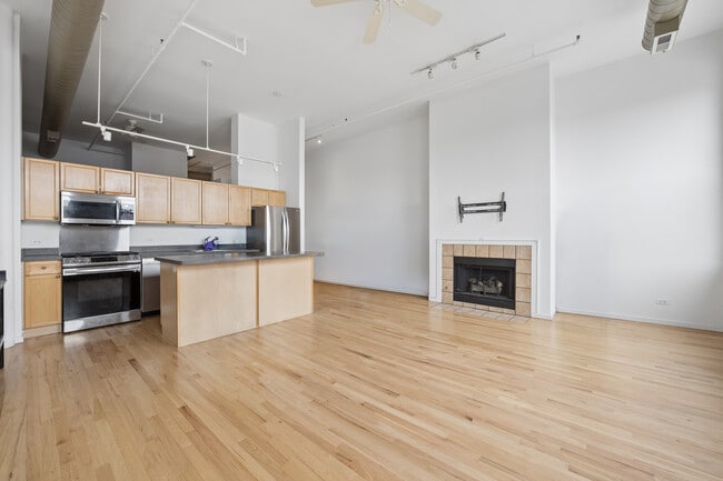 Photo - 3151 N Lincoln Ave Unit 304