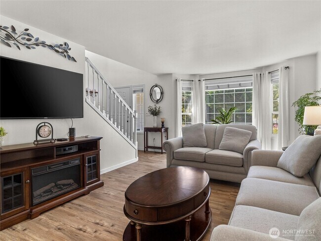 Main entry / Living room - 4309 236th St E