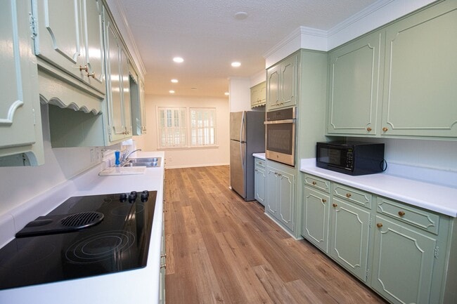 Photo - Renovated 5BR Home Minutes from Downtown Columbia | Two Full Kitchens + Fenced Yard ~ Available M...