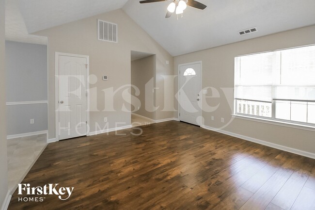 Photo - 22 Chelsea Ln