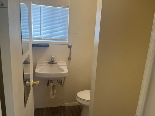 Photo - Stand alone Studio