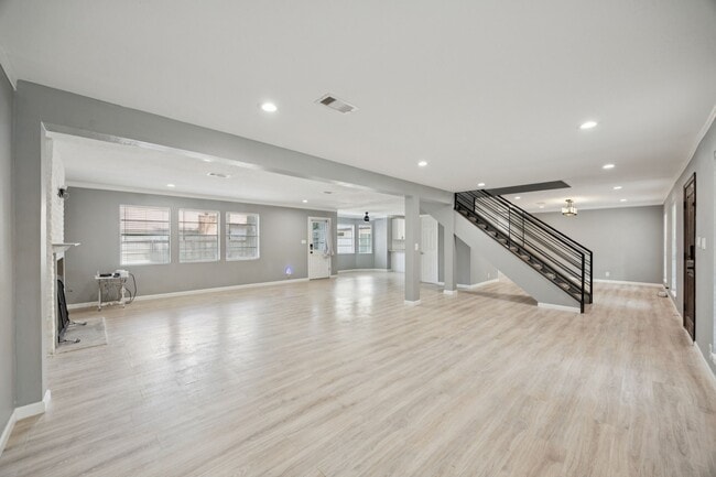 Photo - 553 Cane River Ln