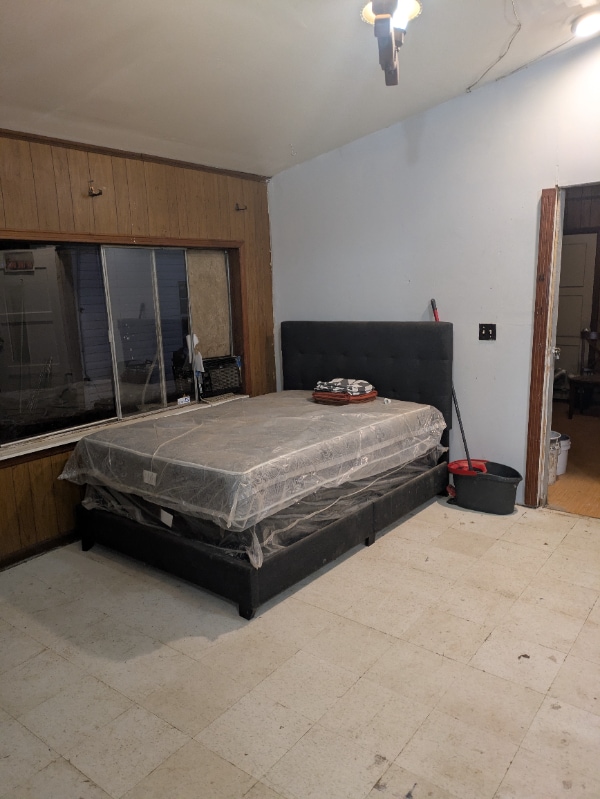 Photo - 928 Beatrice St