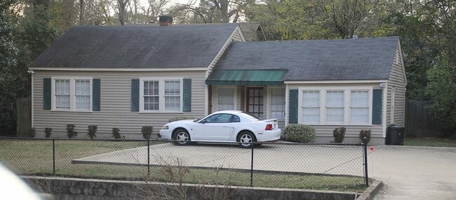 Building Photo - 2601 Cherokee Ave