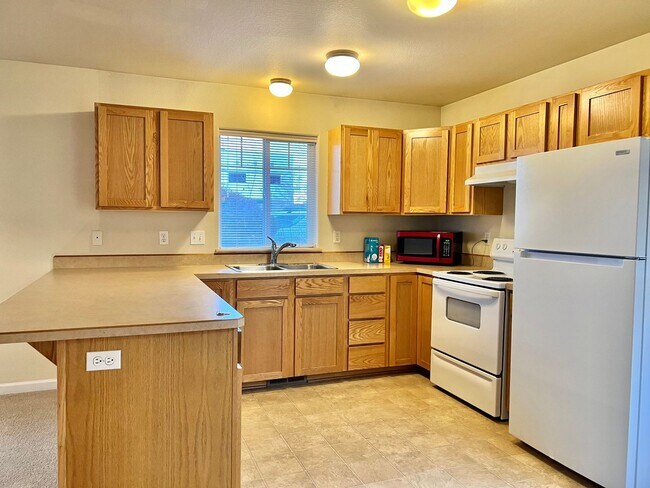 Photo - 63339 NW Britta St Unit 2
