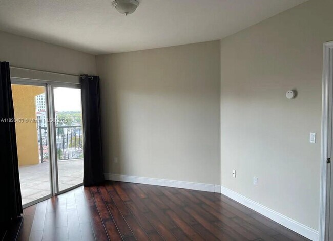 Photo - 1627 SW 37th Ave Unidad 900