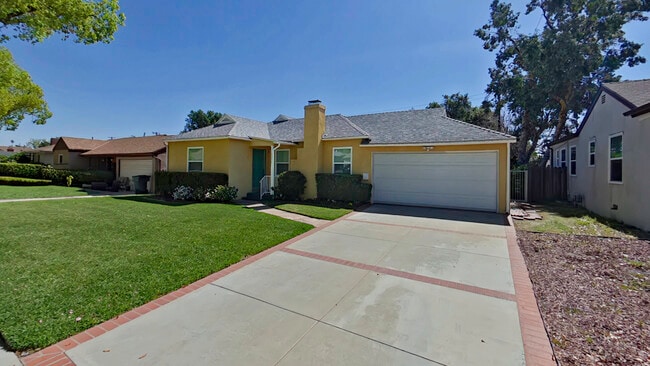 Photo - 3250 Las Lunas St