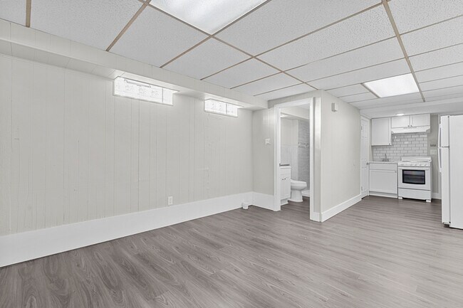 Photo - 19162 Beech Daly Rd