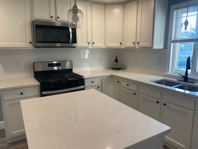 Building Photo - 145 Dunnell Ave Rental