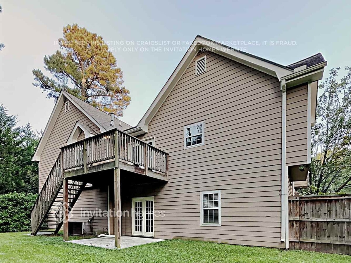 Photo - 1040 Burning Bush Dr