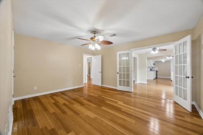 Photo - 15710 Thunderbay Dr