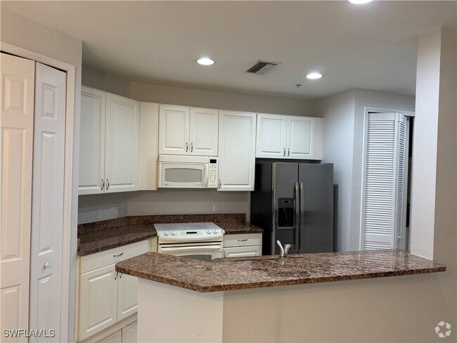 Building Photo - 1380 Sweetwater Cove Unit 103 Rental
