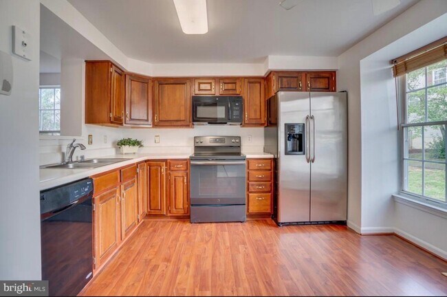 Photo - 16965 Monmouth Ct