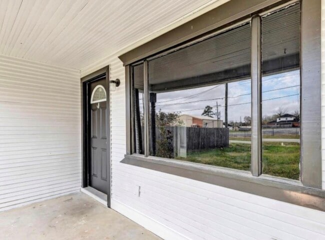 Photo - 116 Trahan St