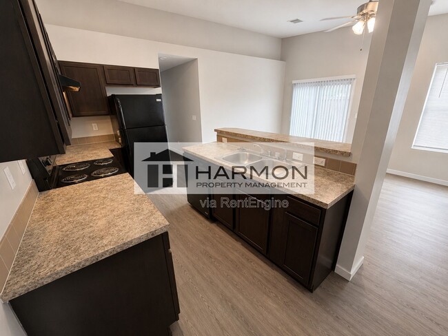 Photo - 818 N Crestway Ave