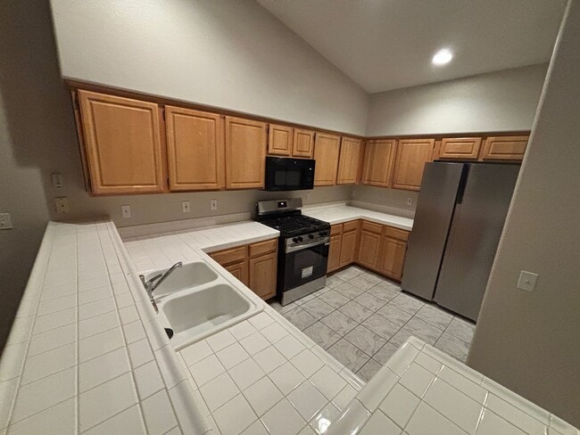 Photo - 2 Bed/ 2 Bath upstairs Condo in Guard Gated Painted Desert