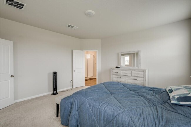 Photo - 102 Rainmaker Cv