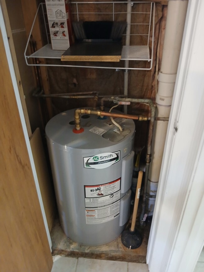 Photo - 709 S Poplar St