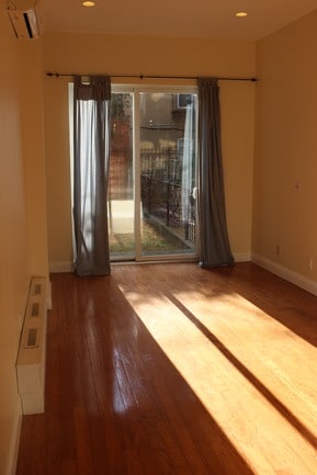 Building Photo - 221 Kingsland Ave Unit 2 Rental
