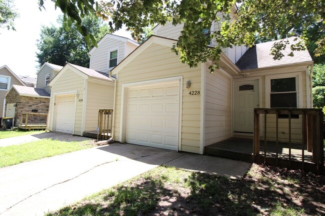 Photo - 2 Bedroom 1 Bath Duplex in the Westport Area