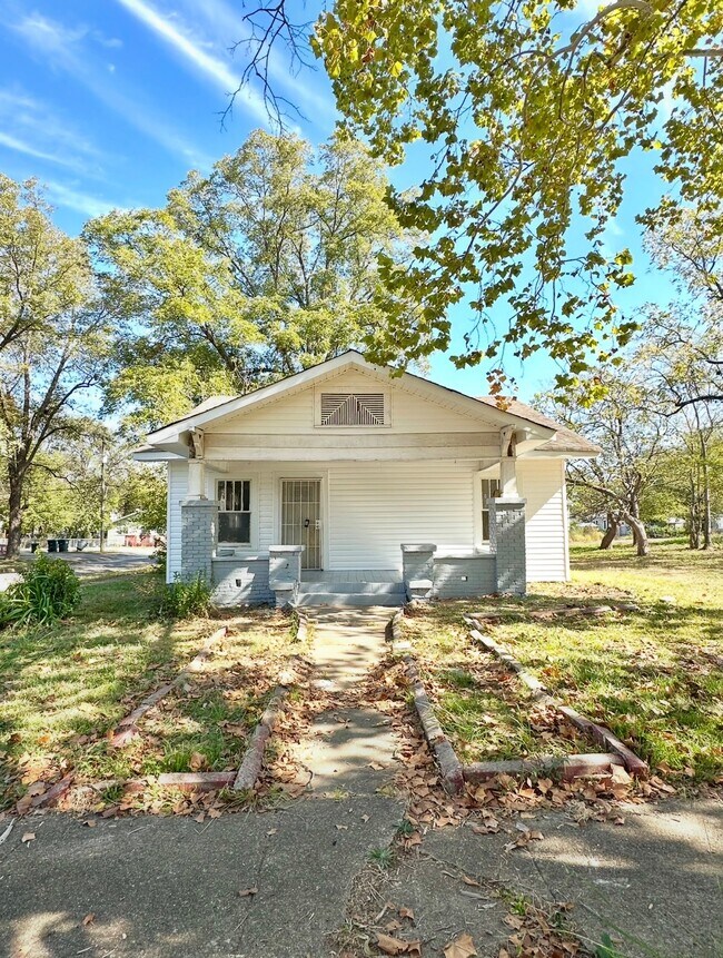 Building Photo - 4801 Avenue S