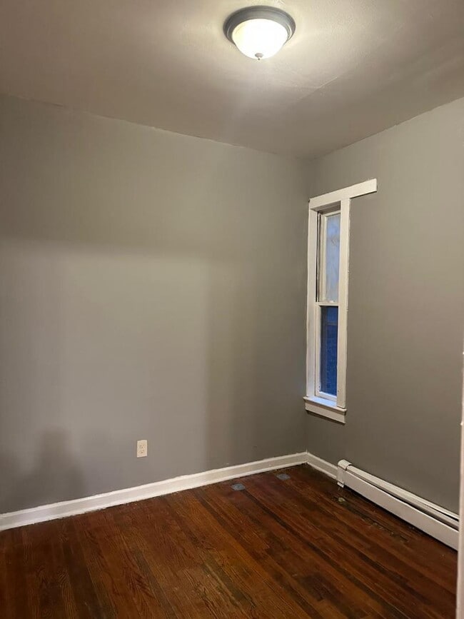 Photo - 168 Renwick St