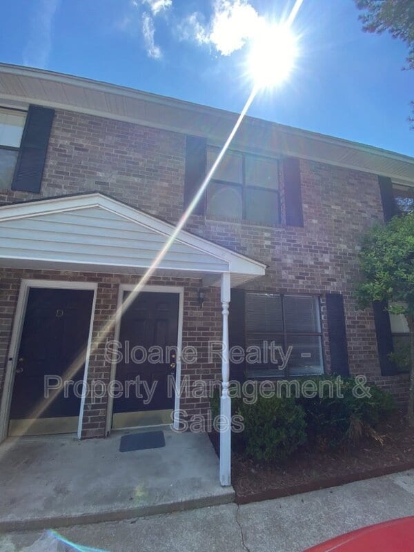 Building Photo - 6239 Lucille Dr Rental