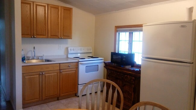 Photo - 277 Whitehall Rd S Unit 2nd floor