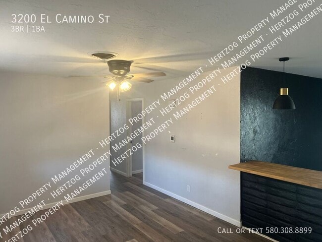 Photo - 3200 El Camino St