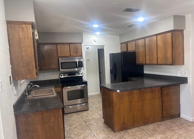 Photo - 4410 St Andrews Dr