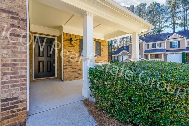Photo - 2/2.5 end unit townhome in Woodstock