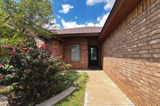 Photo - 5518 104th St