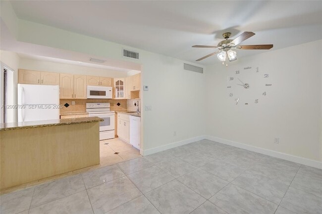 Photo - 20160 NE 3rd Ct Unit 3