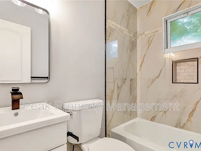 Photo - 2003 2nd Ave