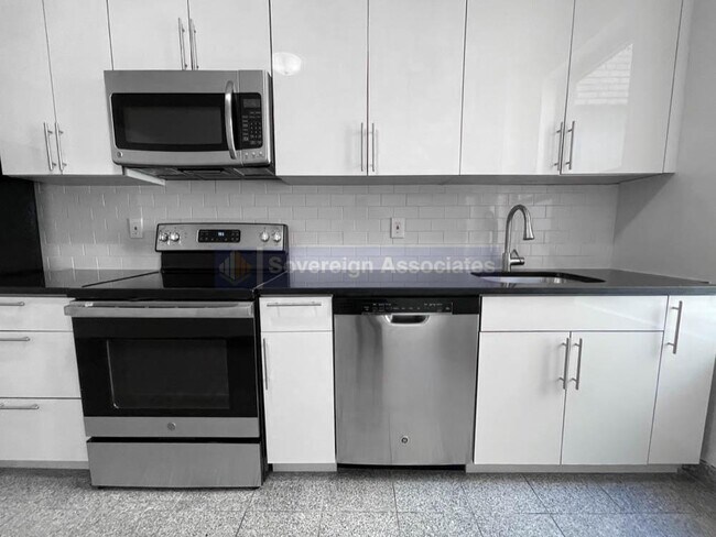 Photo - 664 W 163rd St Unidad 53