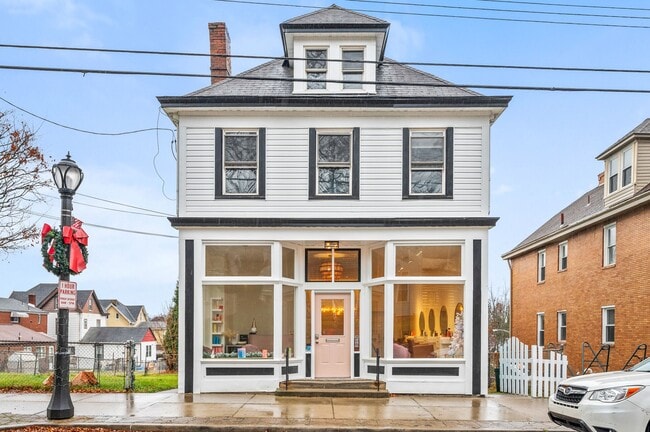 Photo - 215 Center Ave