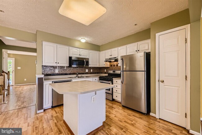 Photo - 5305 Leavers Ct