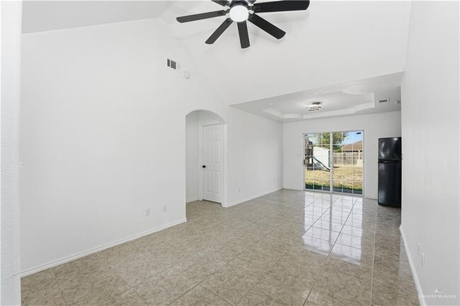 Photo - 12 W Sherryl Ave