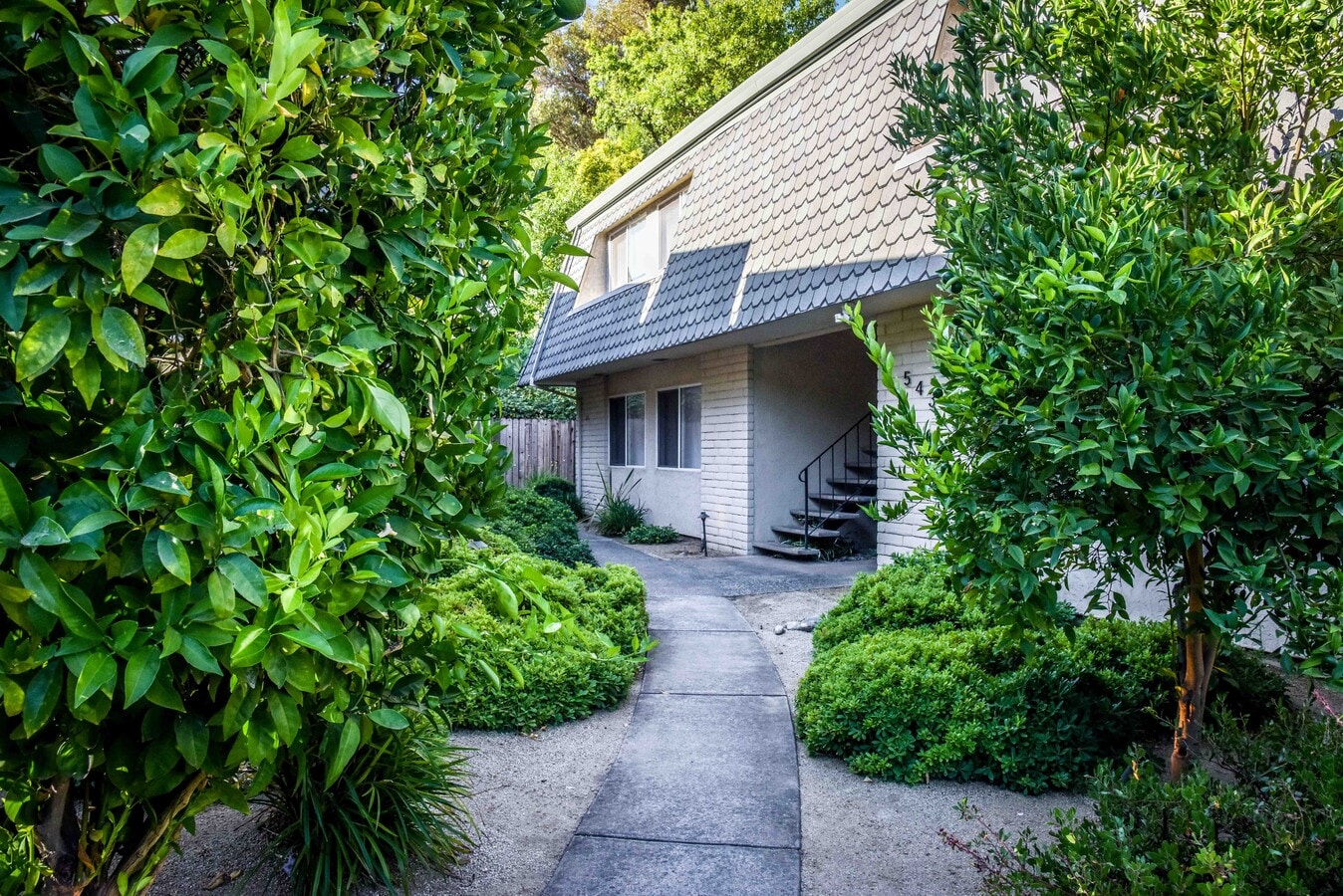 Photo - Laurelwood Apartments