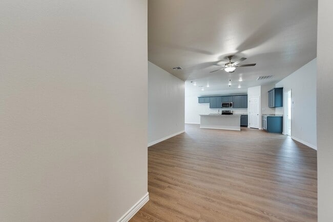 Photo - 1417 Bajada St