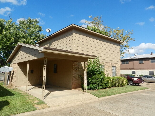 Photo - 203 Bourbon St