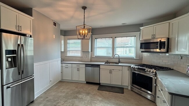 Building Photo - 603 High St Unit 2 Rental