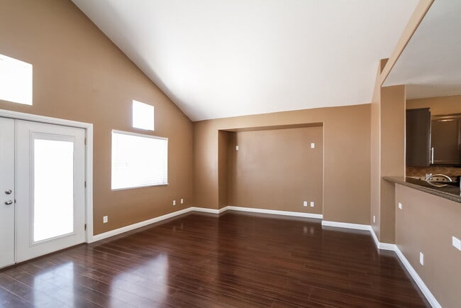 Photo - 410 Maritocca Ave