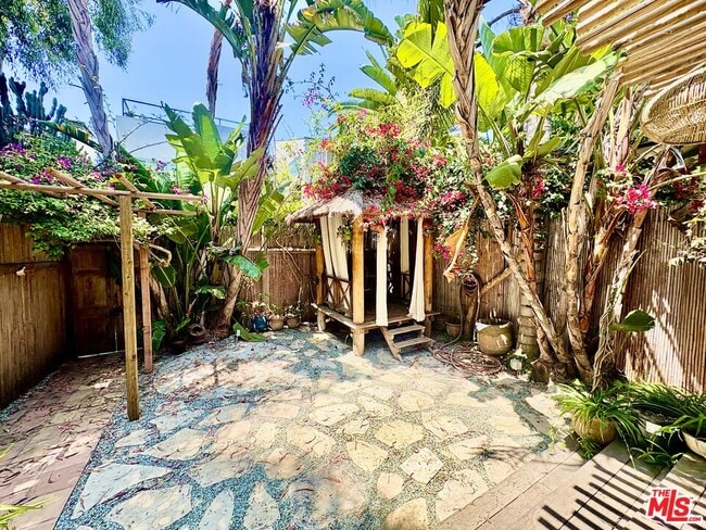 Photo - 30 20th Ave