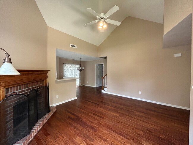 Photo - 413 Sherrels Ford