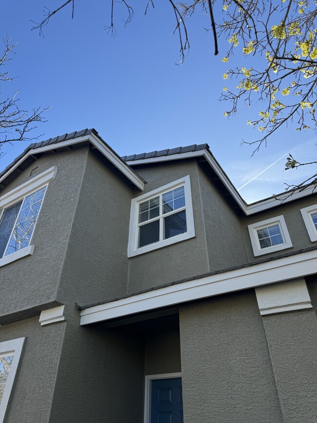 Building Photo - 10408 Chadwell Dr Rental
