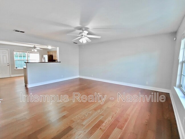 Photo - 325 Shoshone Pl