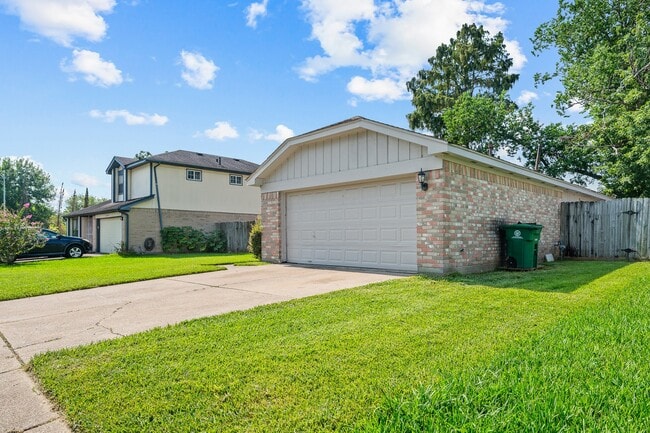 Photo - 12007 Longbrook Dr
