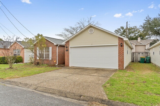 Photo - 911 Lauderhill Ln