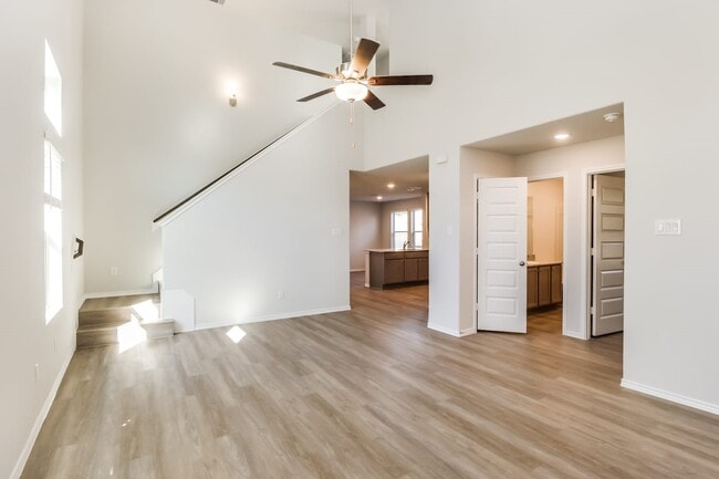 Photo - 10715 Sunlit St